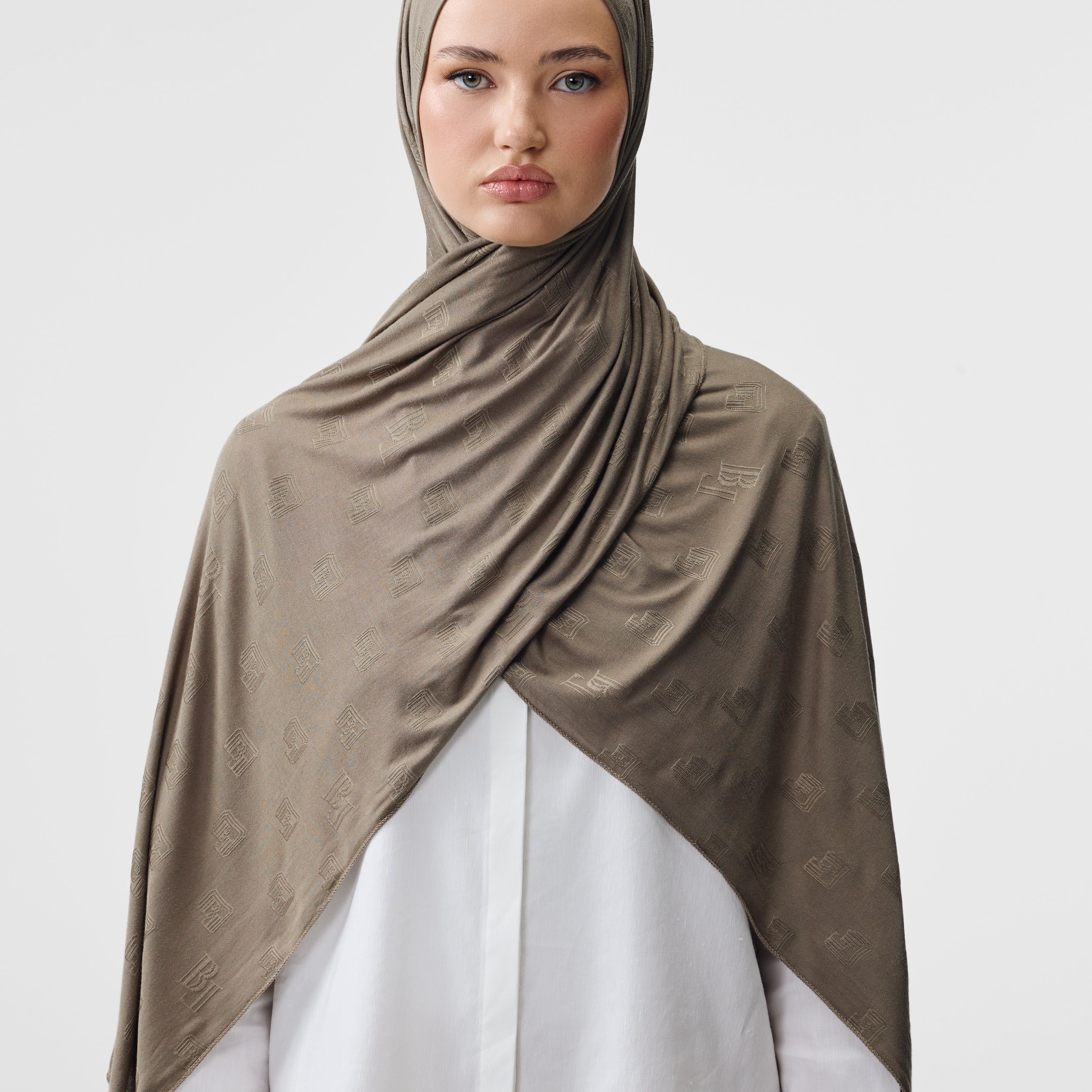 FRAMED_SCARF__CAFE_NOIR__1.jpg