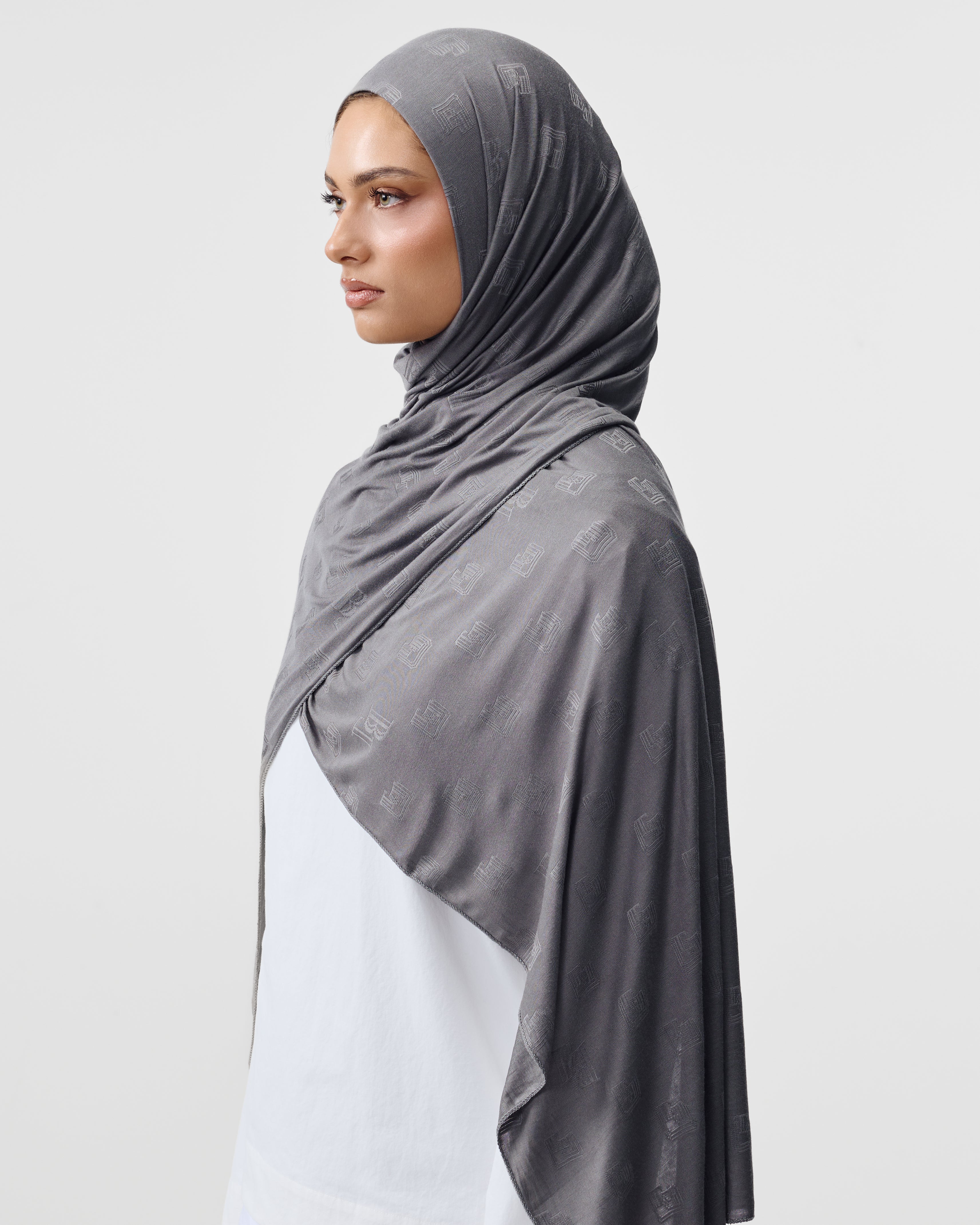 FRAMED_SCARF__CHARCOAL__1.jpg