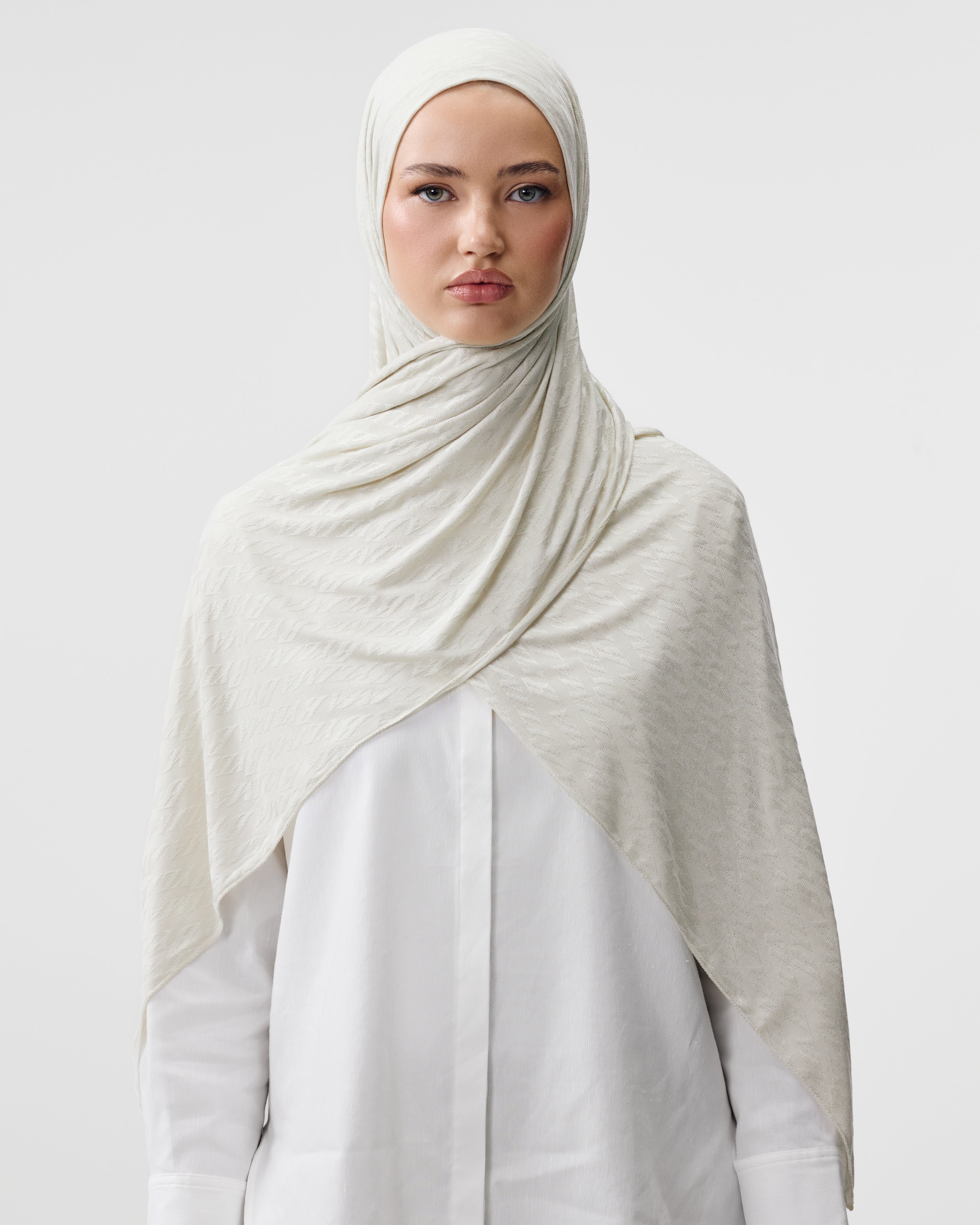 PRESENCE_SCARF__IVORY__1.jpg
