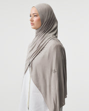 STAMP SCARF 'CASHMERE TAUPE'