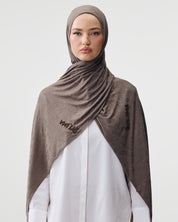 TYPOGRAPHY SCARF 'KHAKI BROWN'